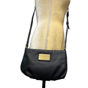 ★ EUC Marc Jacobs Black Pebble Leather Gold-tone Hardware Crossbody Bag